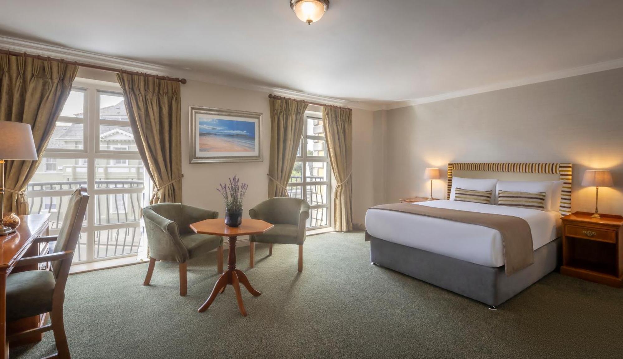 Bracken Court Hotel Балбріґґан Екстер'єр фото